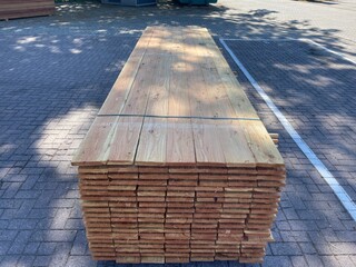 Ca. 63x Douglas Planken Fijnbezaagd, 24x150mm, lengte 500cm